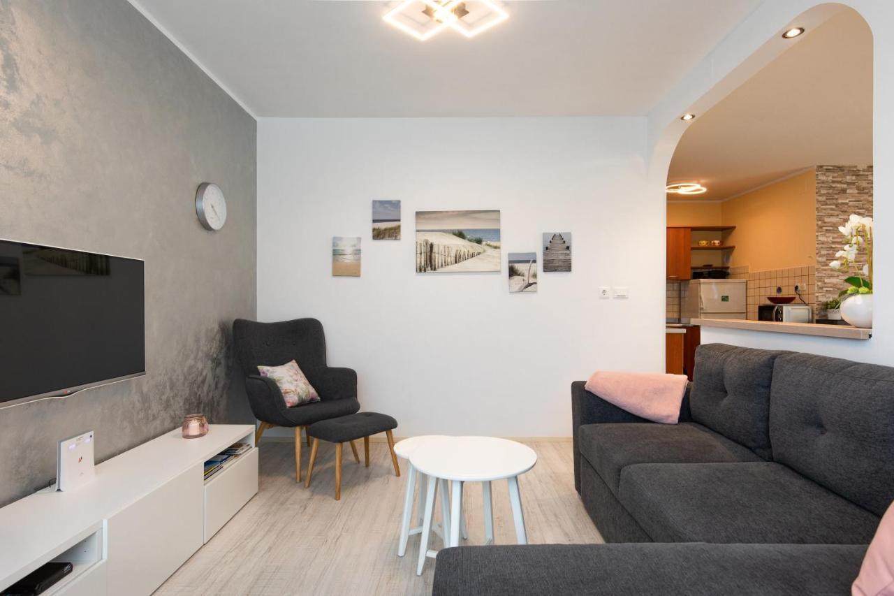 Apartment Blazi Njivice Buitenkant foto