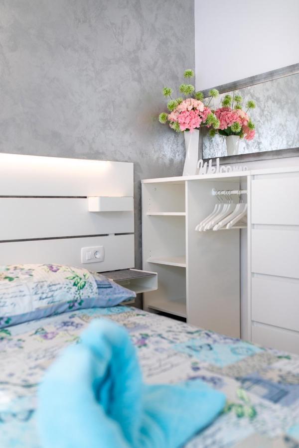 Apartment Blazi Njivice Buitenkant foto